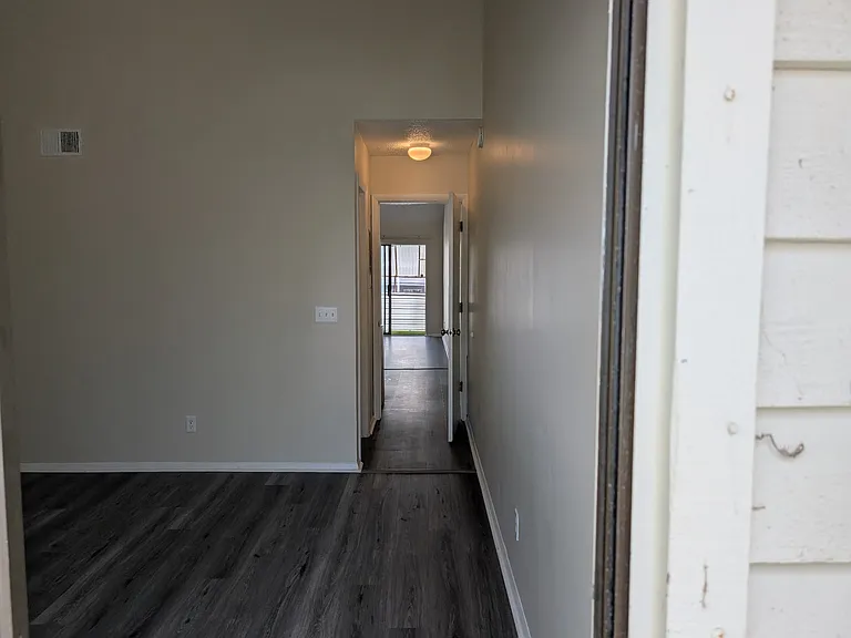 420 Cambridge Cir #G7 — Photo 8
