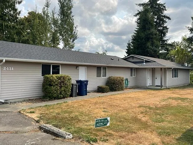 2431 Spruce Rd #B — Photo 2