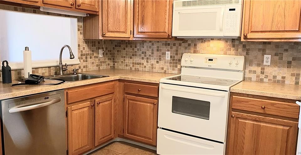 1st image of 102 Seven Fields Ln