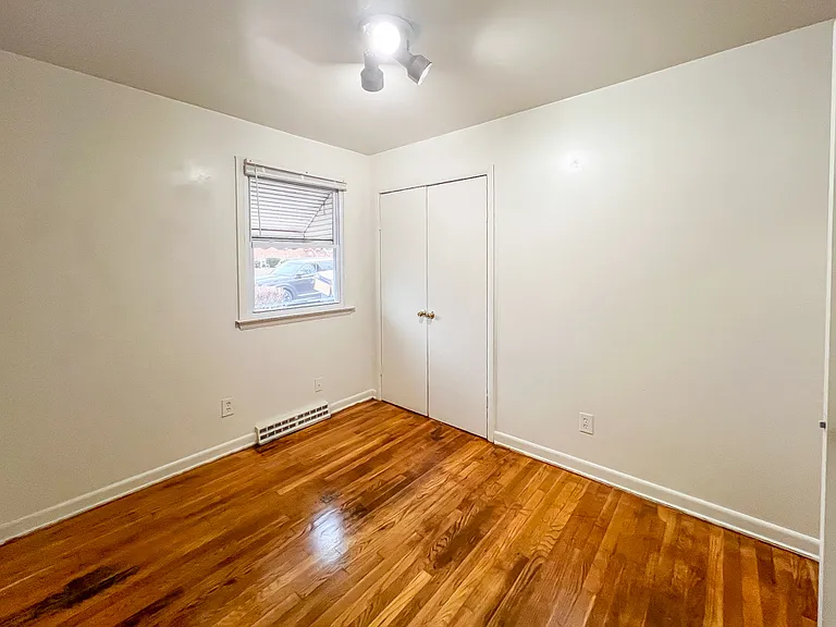 305 S 9th Ave — Photo 10