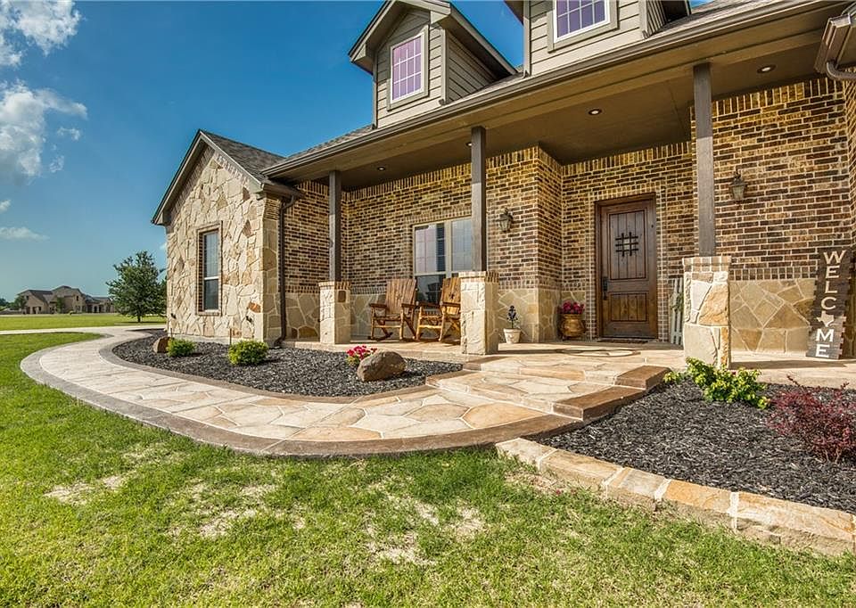 1st image of 3161 Creekside Dr