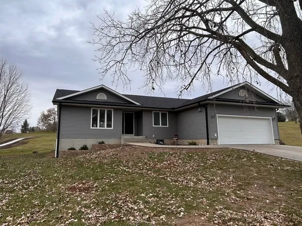 130 Country Club Dr, Osceola, IA 50213