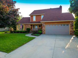 561 N Hickory St, Manteno, IL