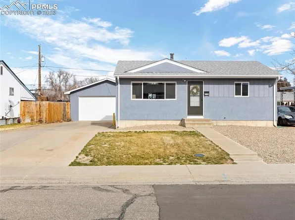 2130 Elmwood Ln, Pueblo, CO 81005
