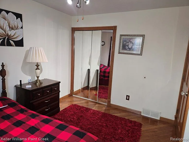 2340 Morton Grand — Photo 23
