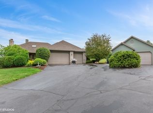45W208 Hillview Ln, Hampshire, IL