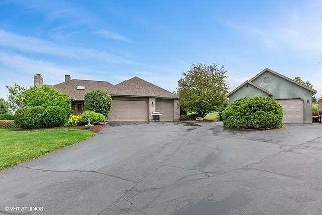 45W208 Hillview Ln photo 1