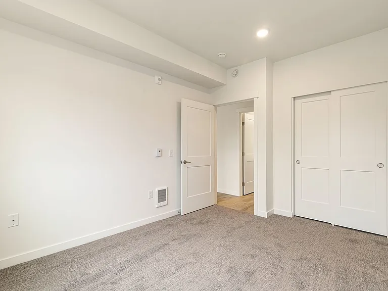 City Gate Apartments — Photo 116