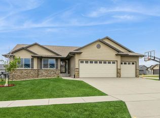 3812 Whitman Ave, Marion, IA 52302