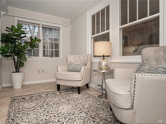 4th image of 238 Claranna Ave