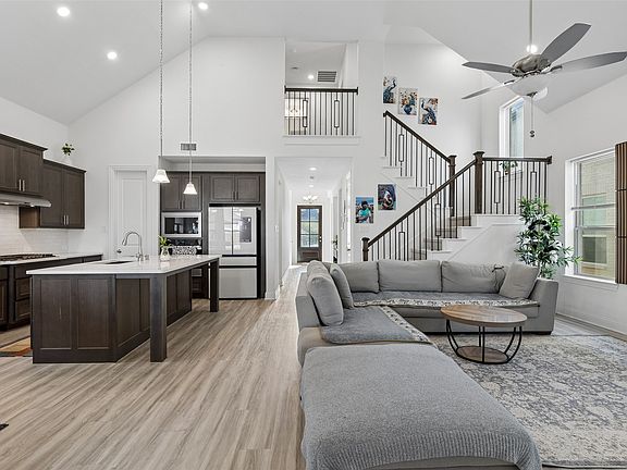4th image of 2813 Epping Way