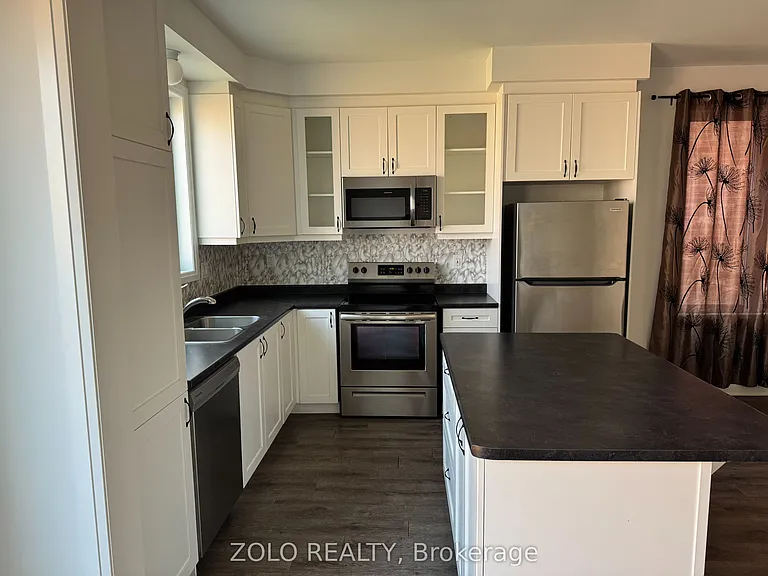 551 Bellflower Ct — Photo 4