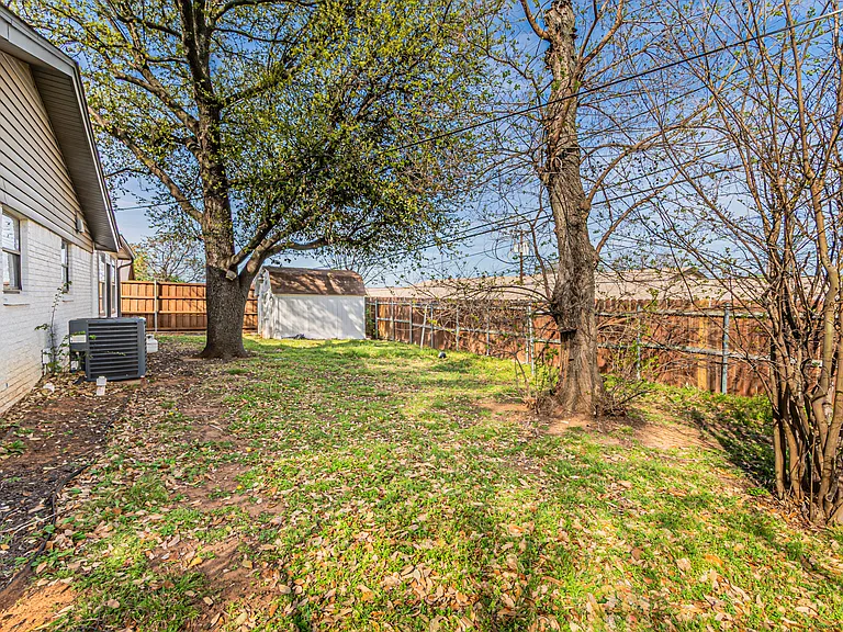 308 Franklin Dr — Photo 35