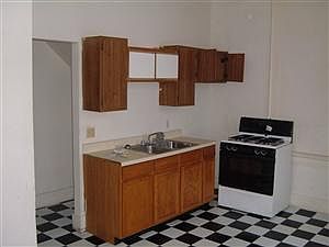 2nd image of 23 W Clifton Ave APT 2