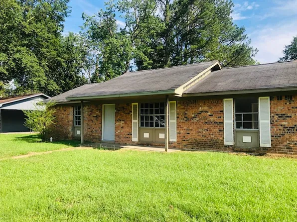 2661 Green Tee Rd, Tupelo, MS 38801