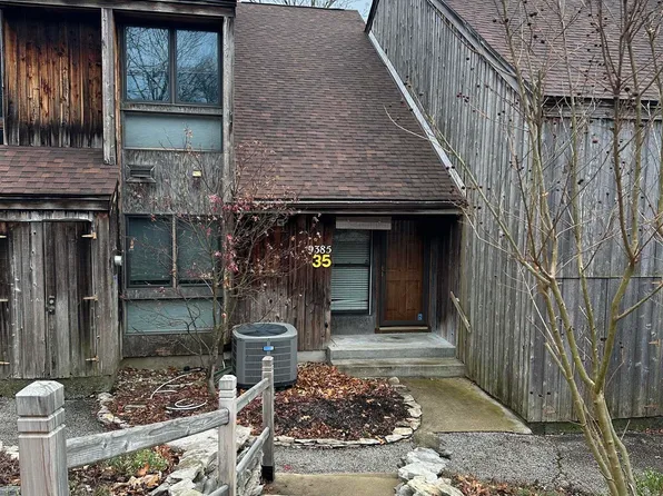 9385 S Pointe Lasalles Dr, Bloomington, IN 47401