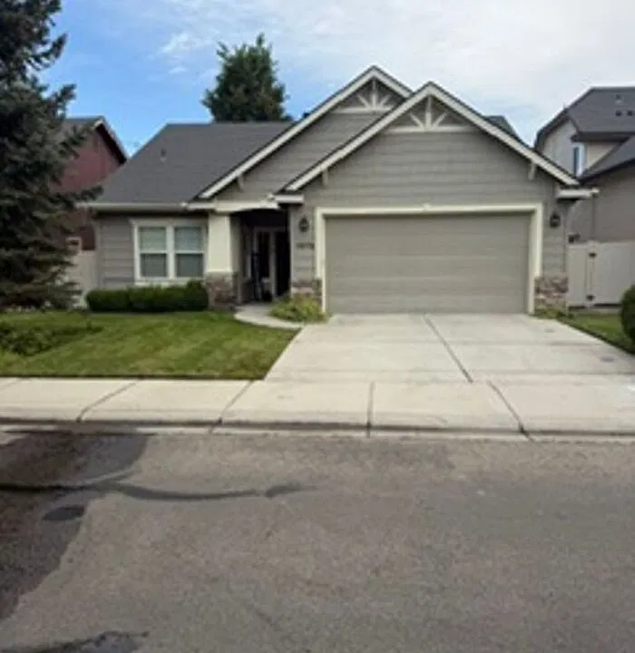 1572 W Loretta St