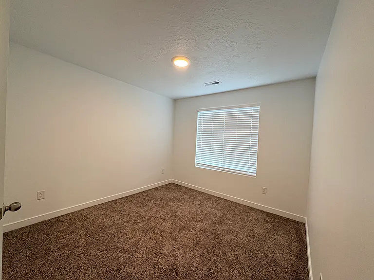 1216 S Raintree Ln — Photo 36