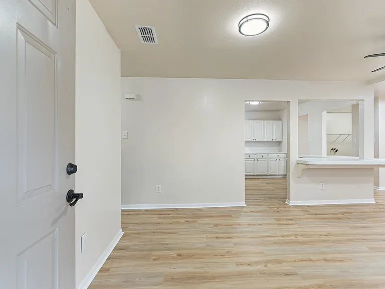 5921 Riley Dr — Photo 2