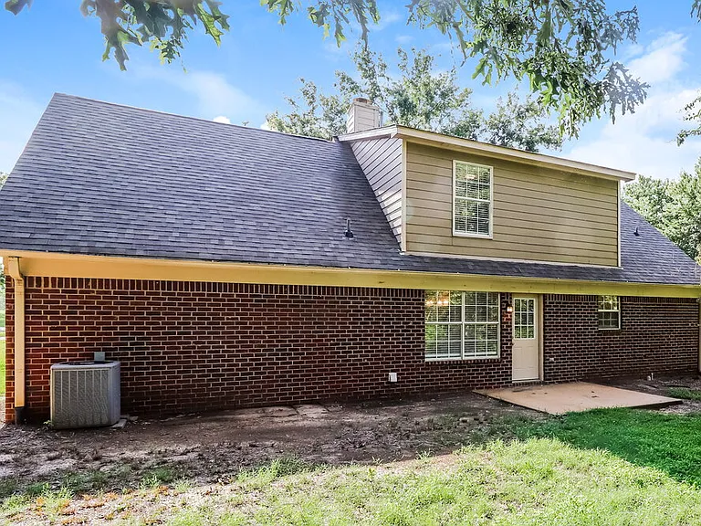 7444 Holly Grove Dr — Photo 16