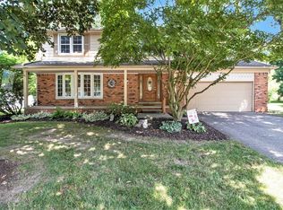 29280 New Bradford Dr, Farmington Hills, MI