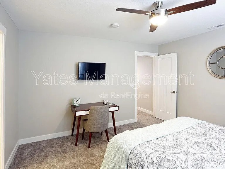 115 Colonial Dr — Photo 6