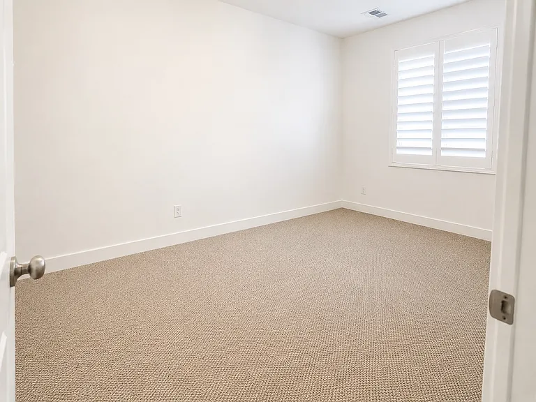 898 W 2800 N — Photo 19
