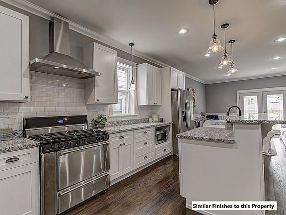 3rd image of 2645 N Avers Ave