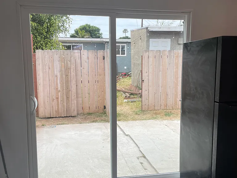 567 Florence St — Photo 10