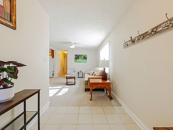 3rd image of 132 Charleston Row Blvd