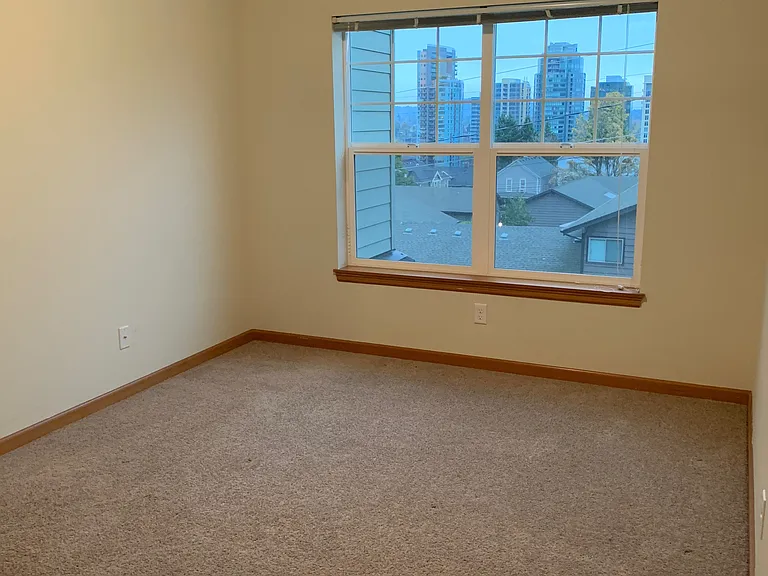 3745 SW Water Ave #101 — Photo 15