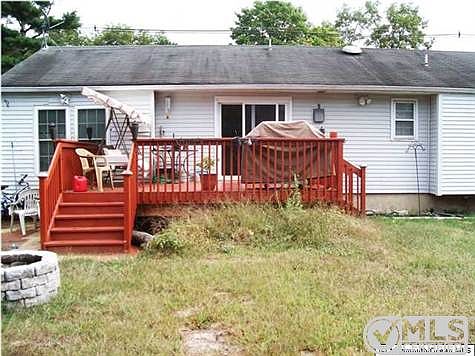 3rd image of 352 Mizzen Ave