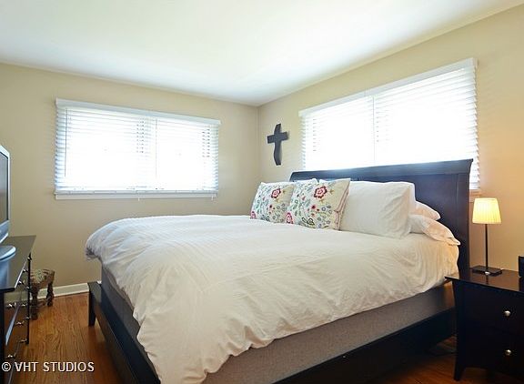 5th image of 628 N Hickory Ave