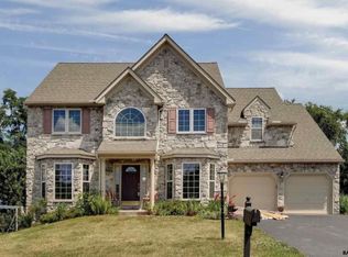 360 Monarch Dr, York, PA 17403