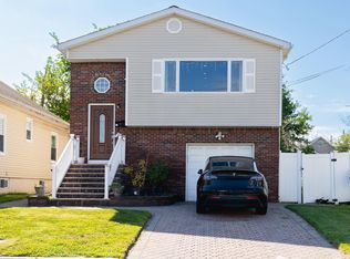 13 Harding Ave, Iselin, NJ 08830