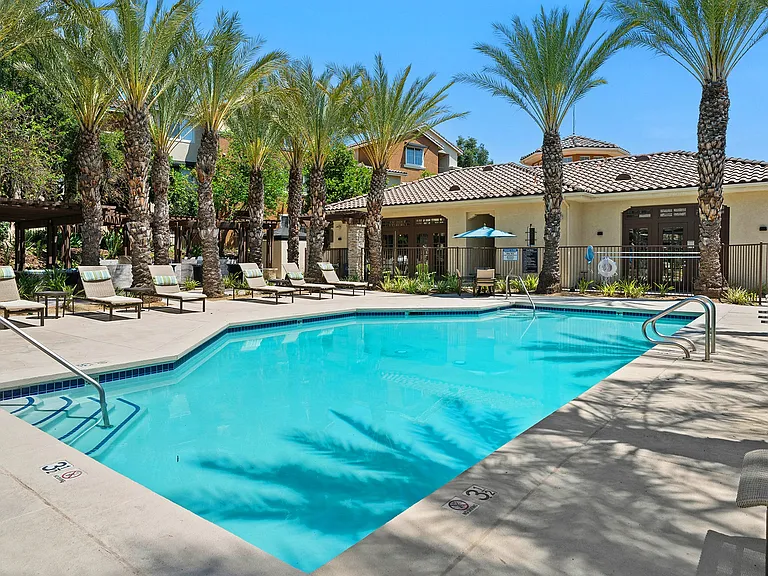Hills of Valencia Apartments — Photo 9