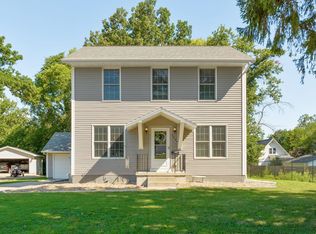 2504 Rainbow Dr, Cedar Falls, IA 50613