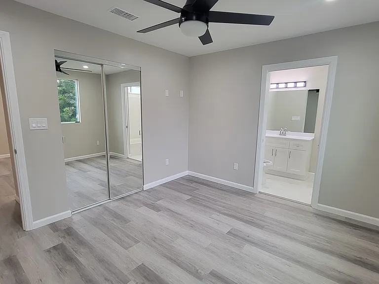 708 E Verdugo Ave #202 — Photo 9