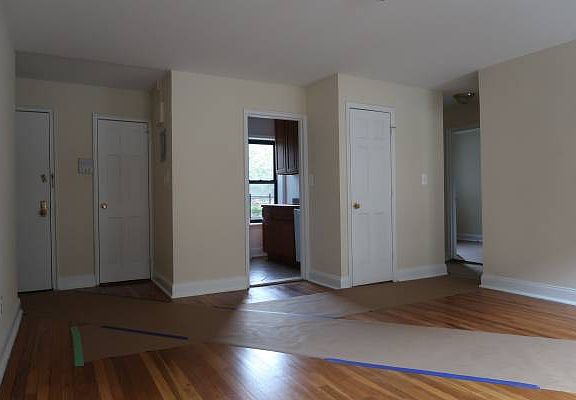 2nd image of 2022 Crescent St APT 1A