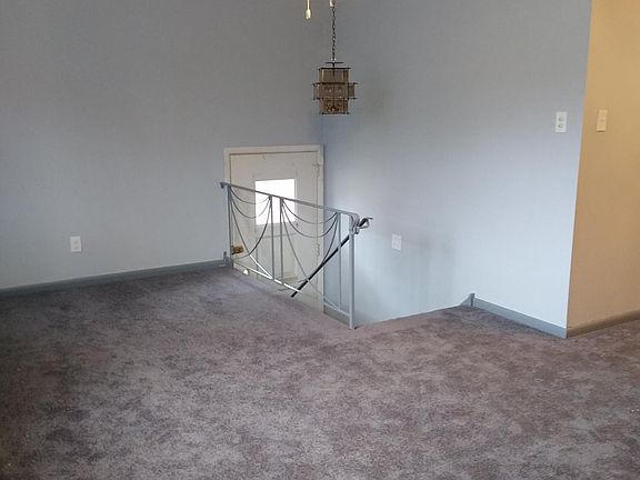 4th image of 2132 Strahle St Floor 2