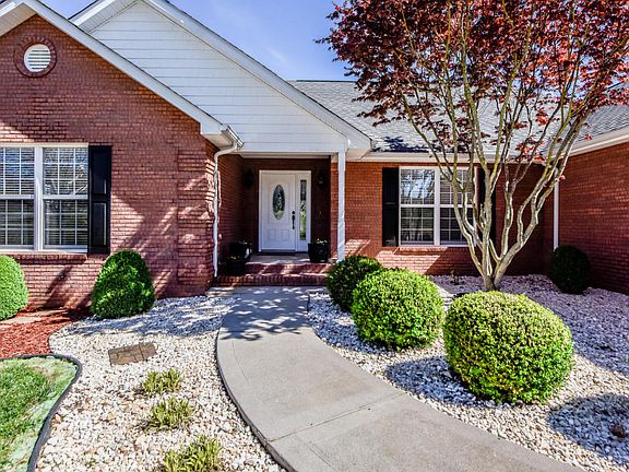 4th image of 535 Carpenters View Dr