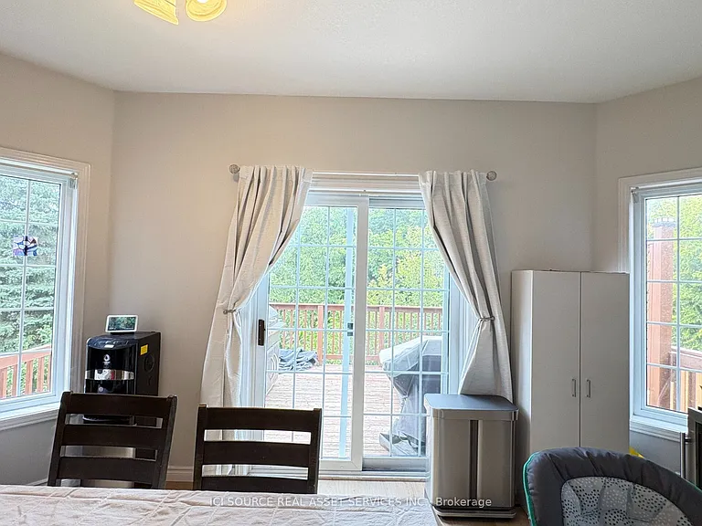 2 Woodcrest Ct — Photo 12