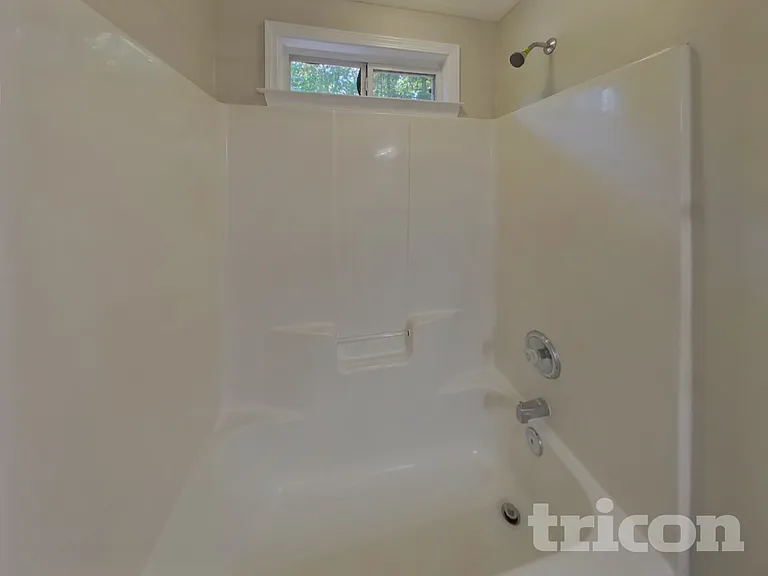 111 Beaverbrook Ln — Photo 15