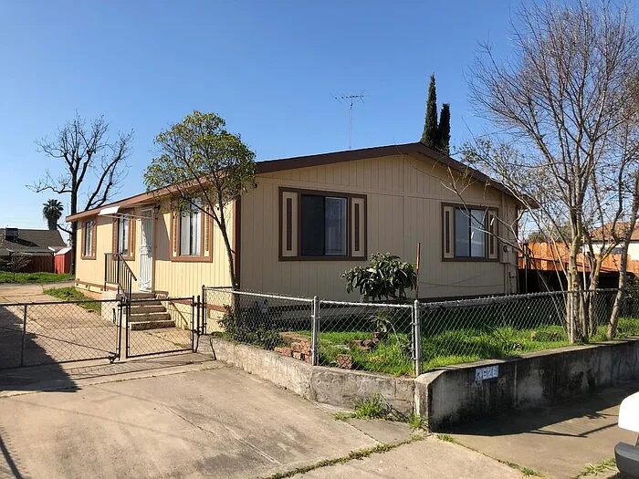 3626 Arizona Ave photo 1