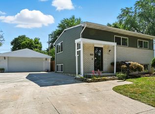 800 Bird Song Dr, Milford, MI 48381