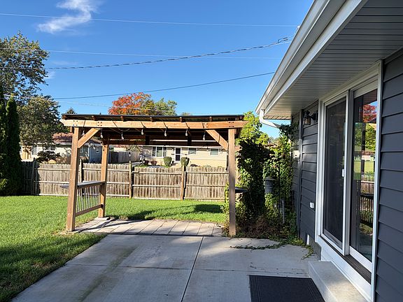 5th image of 5703 51st Ave