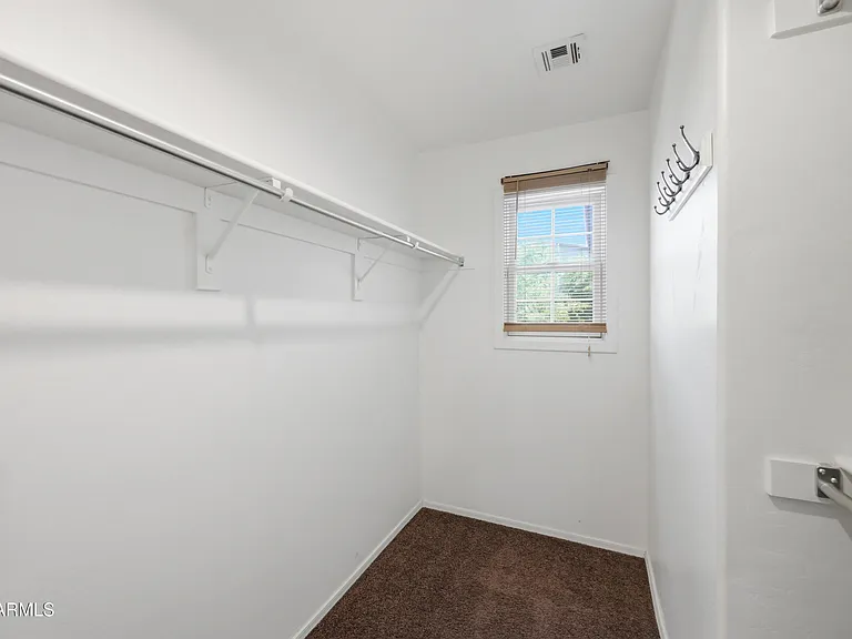 2250 E Wayland Dr — Photo 24
