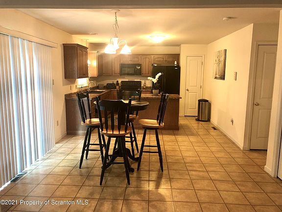 4th image of 116 S Acorn Hill Dr