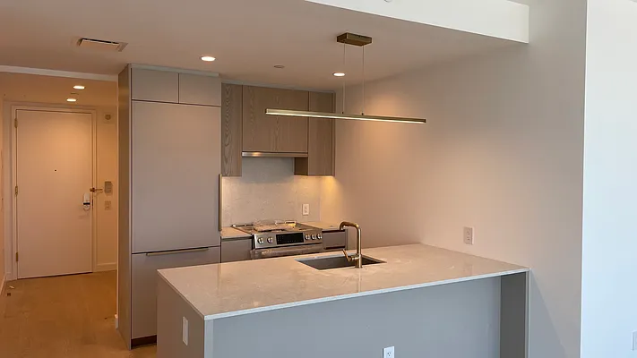 Rented by YouYork Management LLC | media 34