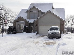 36825 Elizabeth Ln, New Boston, MI 48164